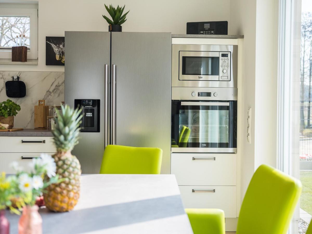 Ferienhaus Fuer Die Ganze Familie - Kamin-Sauna-See Krakow am See Esterno foto